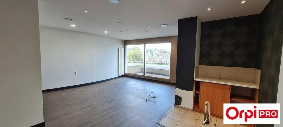 Retail in Plérin for lease - Interior Photo - Image 2 of 6