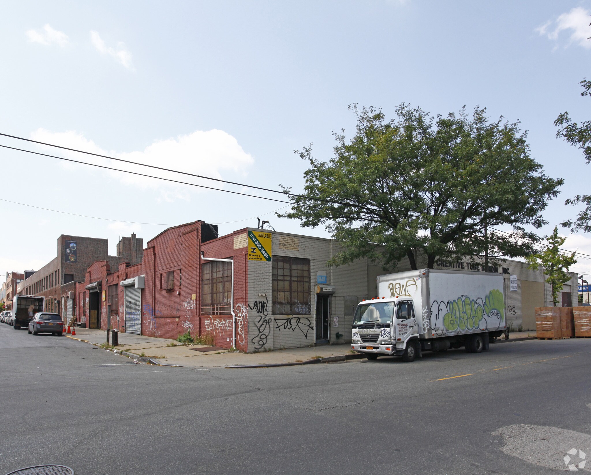 209 Ave, Brooklyn, NY 11206