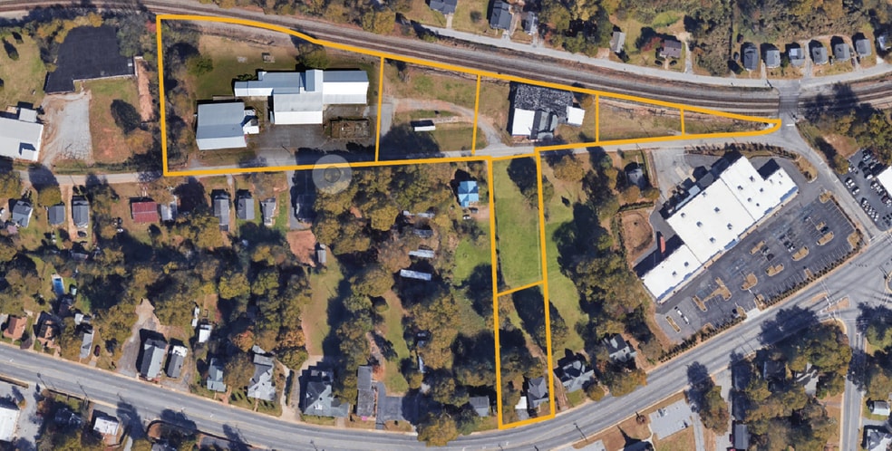 126 Cumberland Ave, Easley, SC for sale - Building Photo - Image 2 of 6