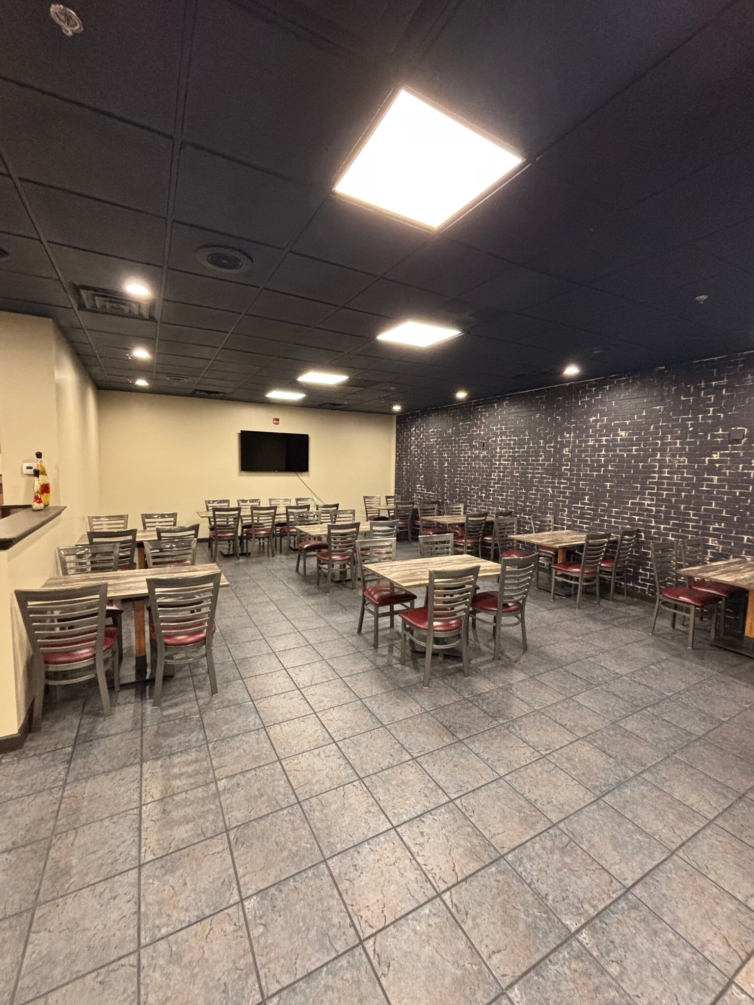 220 Columbia St, Lafayette, IN for lease Interior Photo- Image 1 of 10