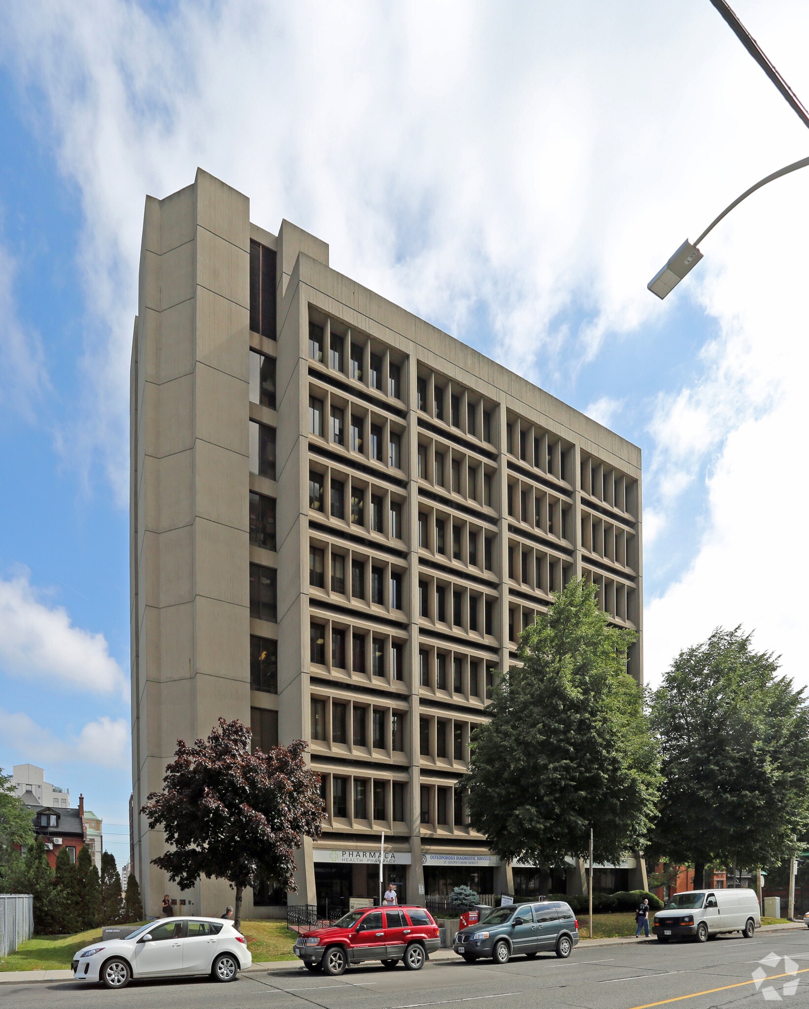 25 Charlton Ave E, Hamilton, ON L8N 1Y2 Charlton Medical Centre