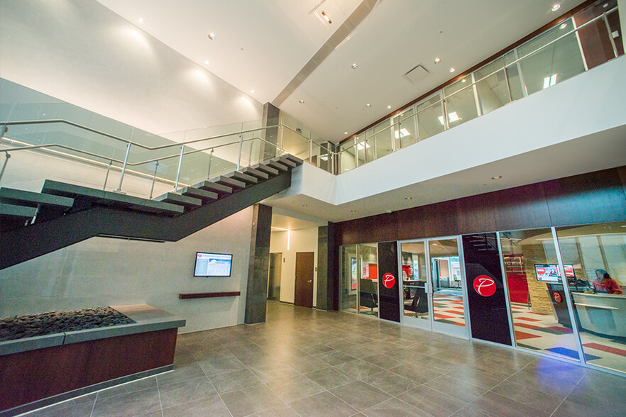 100 Warren St, Mankato, MN for lease - Lobby - Image 3 of 13