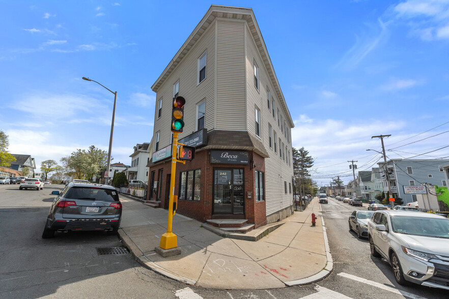 236-242 Main St, Malden, MA for sale - Primary Photo - Image 1 of 1