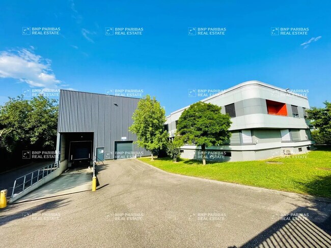 Vente Local d'activités 3 400 m²