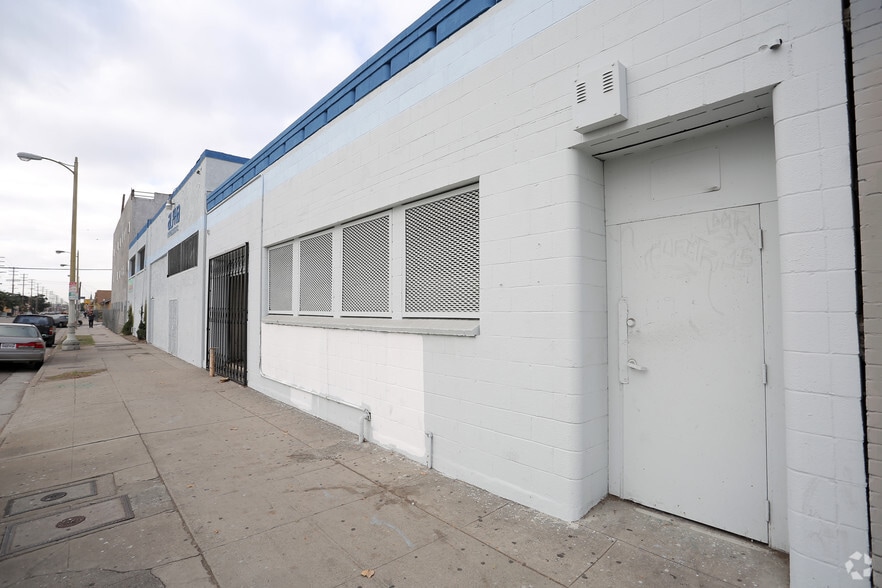 4157 S Main St, Los Angeles, CA for sale - Building Photo - Image 3 of 11