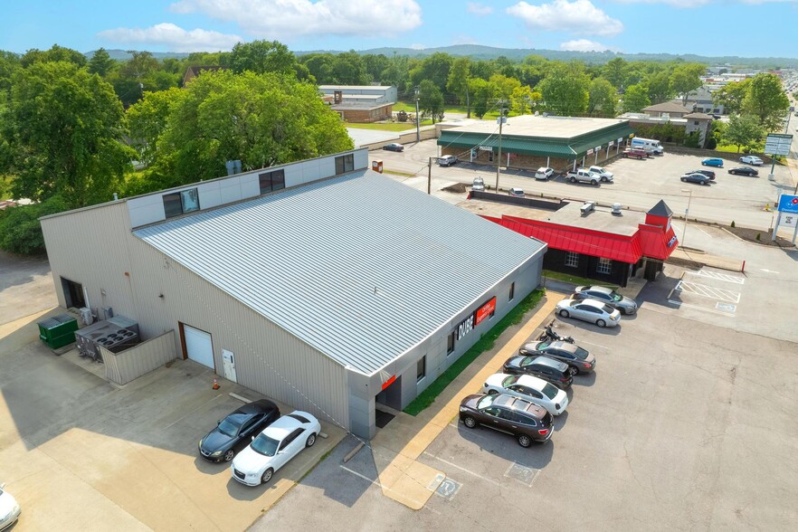 1018 W Main St, Lebanon, TN for sale - Building Photo - Image 1 of 7