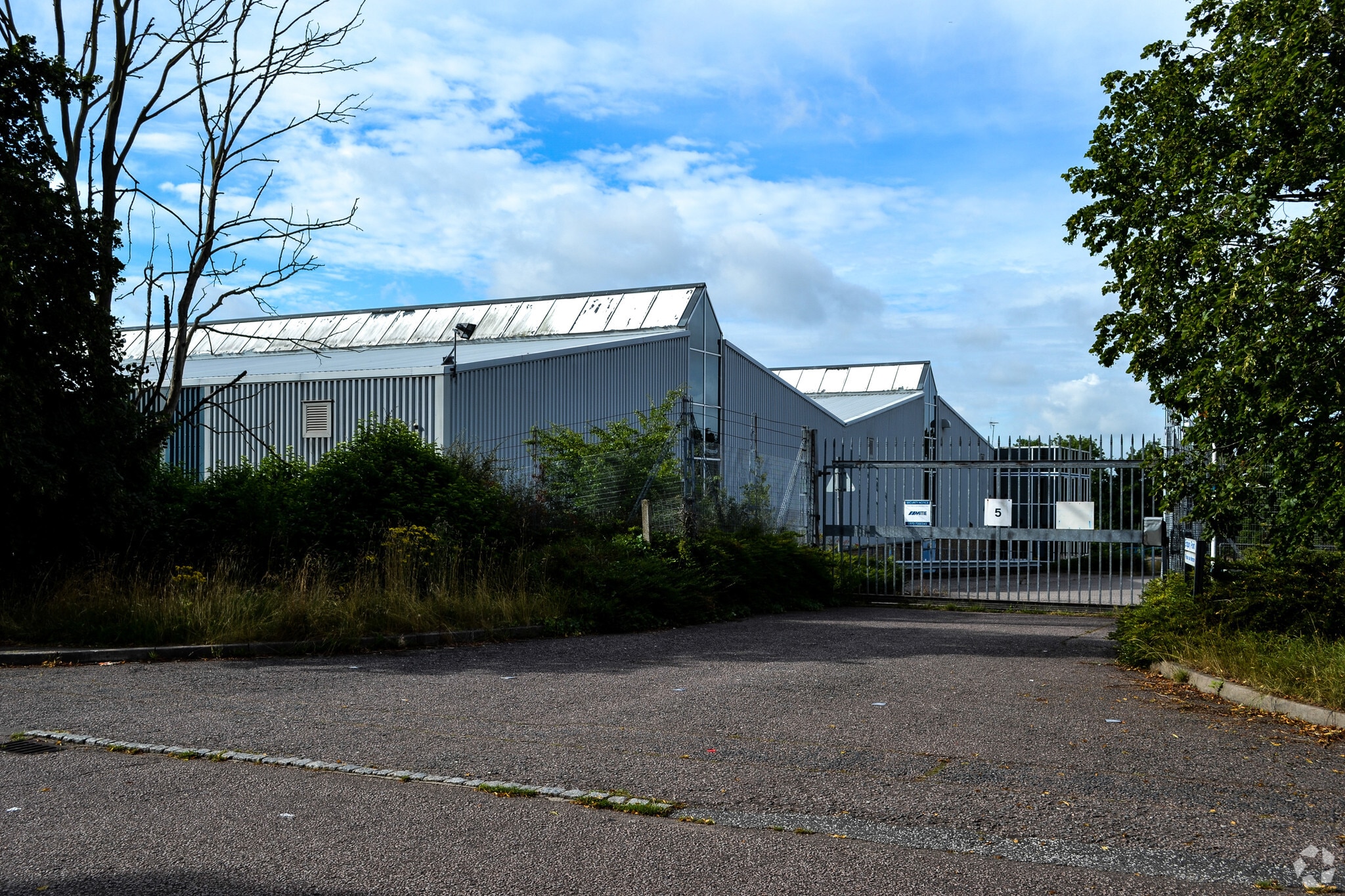 43 Carters Ln, Milton Keynes for sale Primary Photo- Image 1 of 1