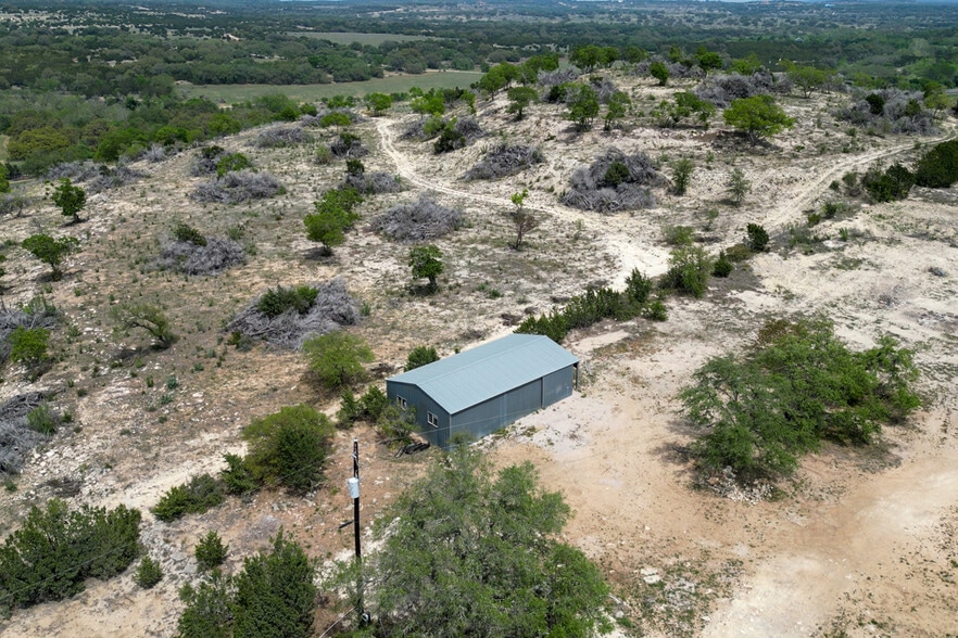 8662 US 281 hwy, Blanco, TX for sale - Primary Photo - Image 1 of 67