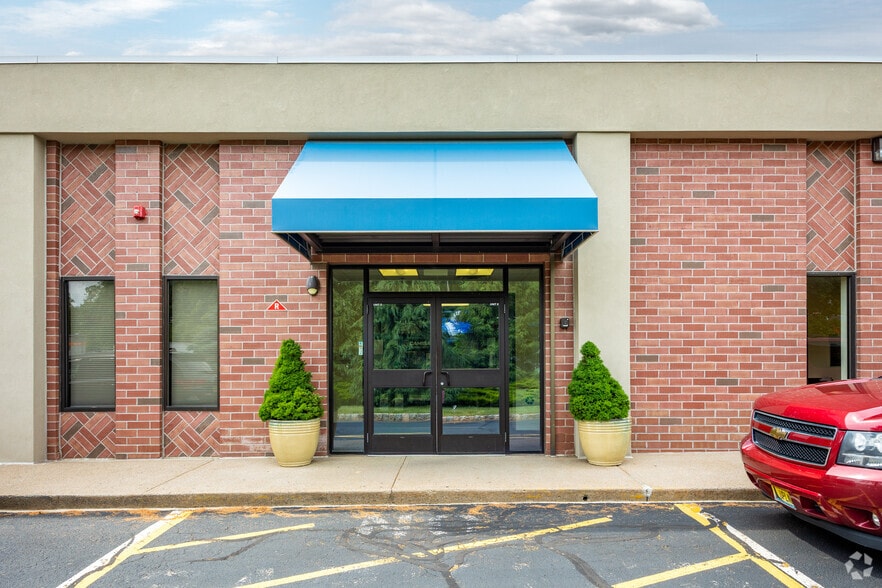 1 Evergreen Pl, Morristown, NJ for lease - Building Photo - Image 2 of 8