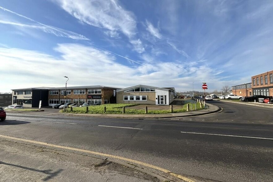 48 Hanbury Rd, Chelmsford for sale - Building Photo - Image 1 of 1