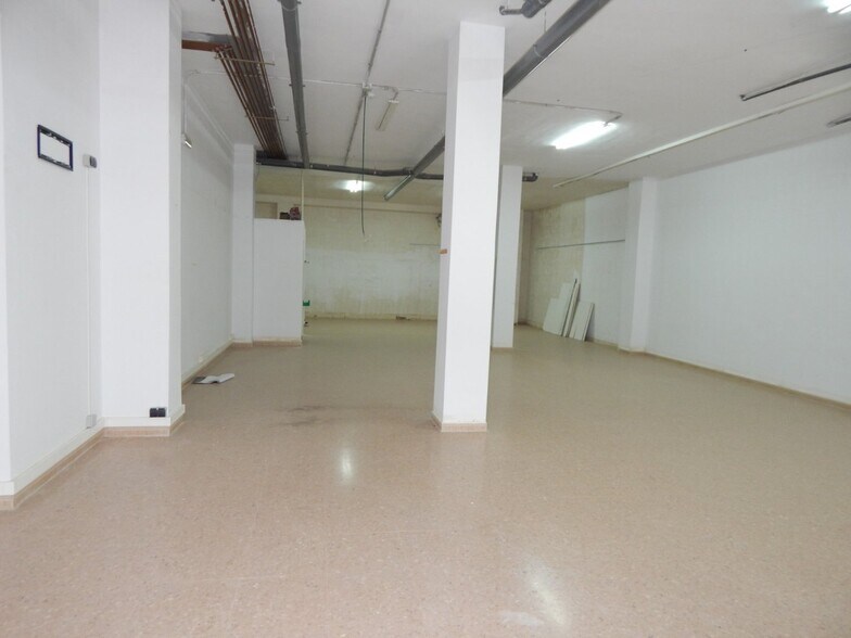 Retail in València for lease - Building Photo - Image 2 of 10