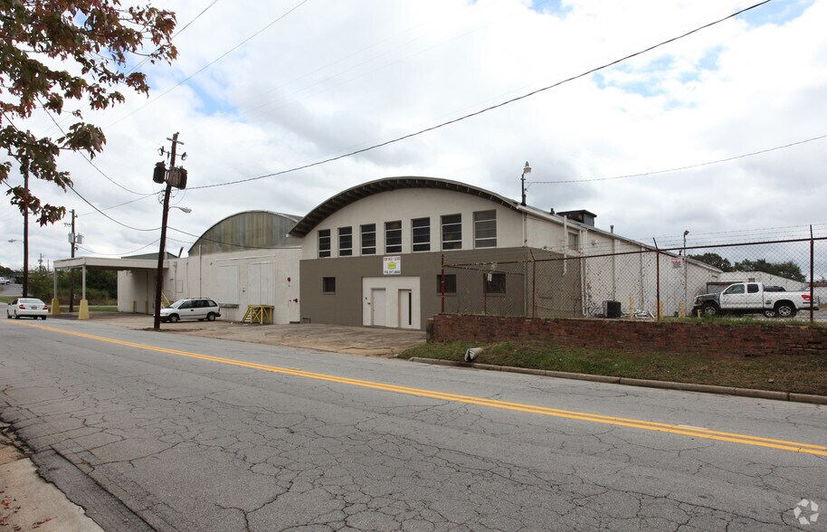 1038 Martin Luther King Dr, Gainesville, GA for sale - Primary Photo - Image 1 of 1