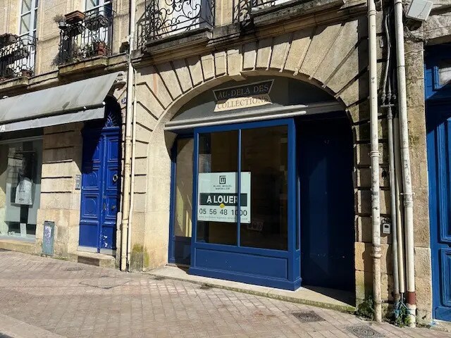 Retail in Bordeaux for lease - Building Photo - Image 1 of 8