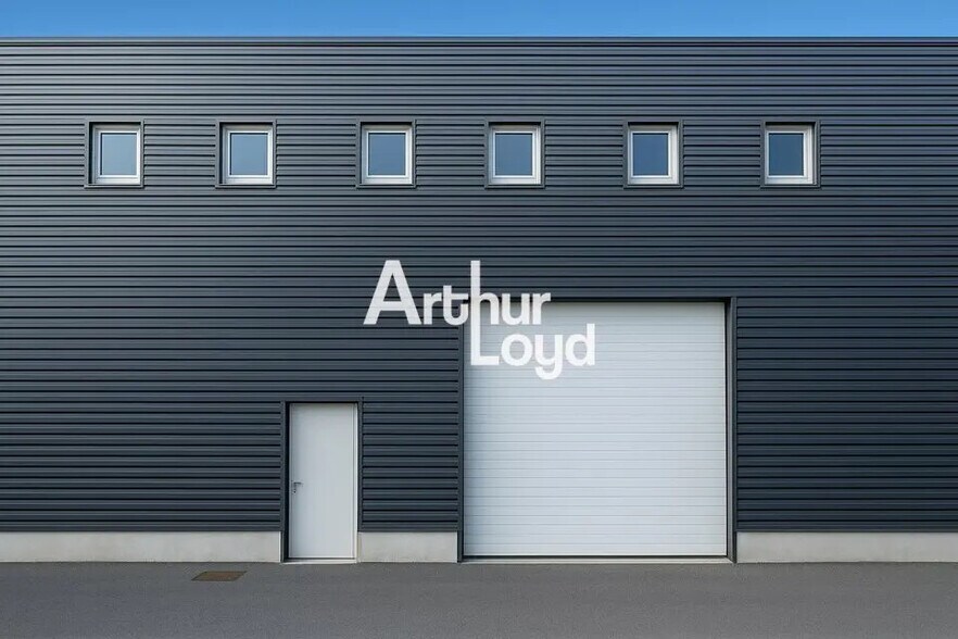 Flex in Fréjus for lease - Building Photo - Image 1 of 2