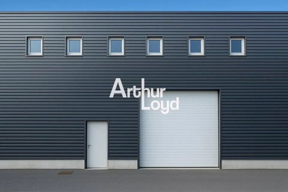 Flex in Fréjus for lease Building Photo- Image 1 of 3