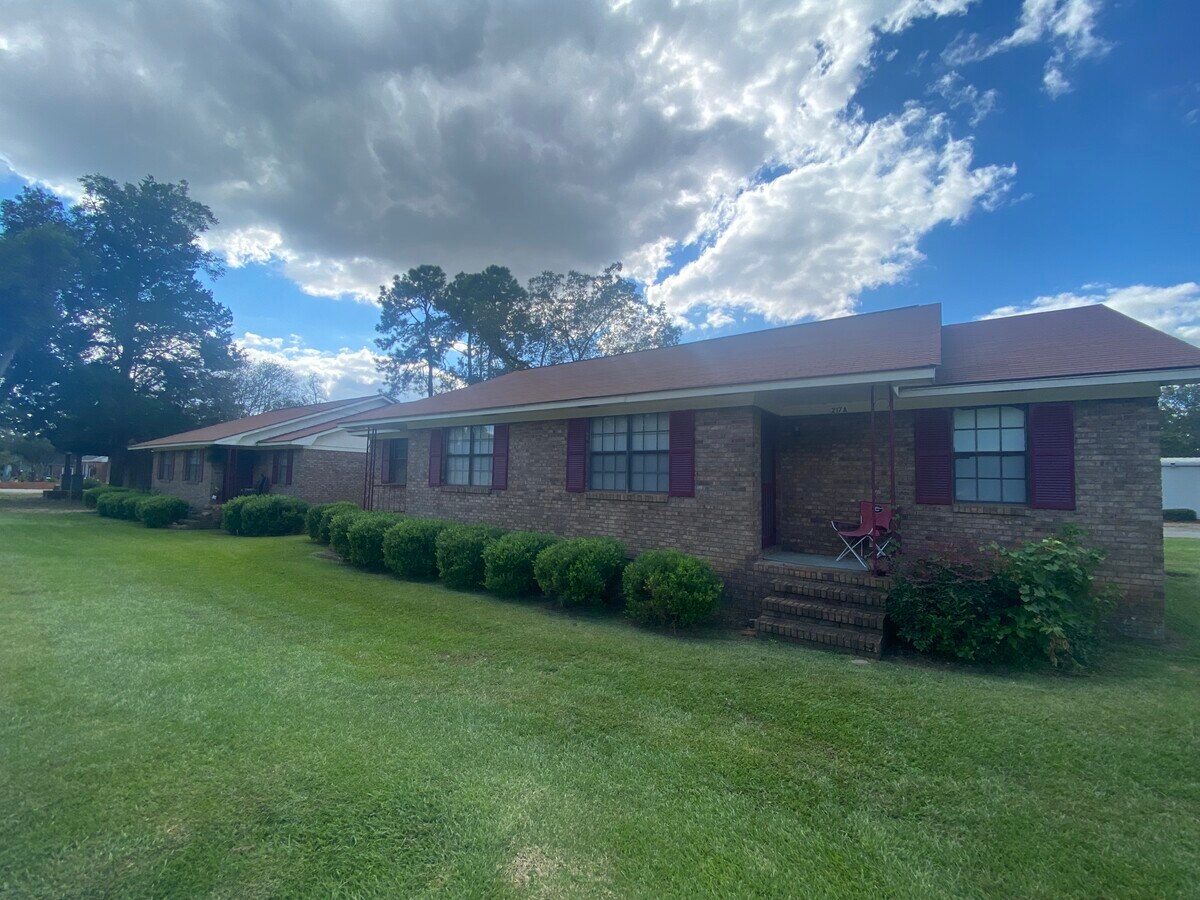 217 Pecan St SE, Dawson, GA 39842