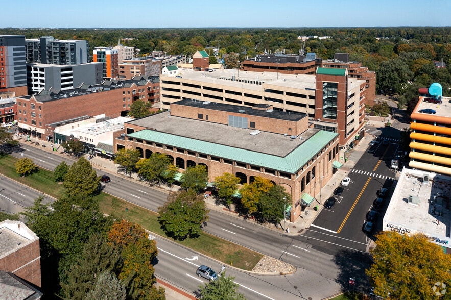 333 E Grand River Ave, East Lansing, MI for lease - Aerial - Image 2 of 9