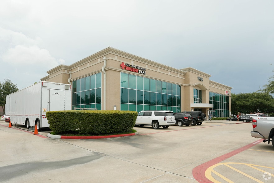 1505 E Winding Way Dr, Friendswood, TX for lease - Building Photo - Image 2 of 3