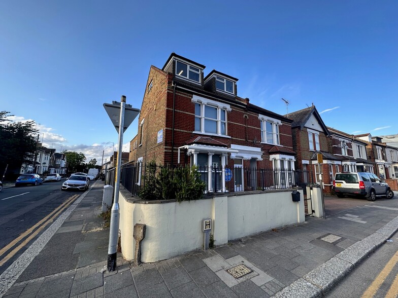 Essex Rd, Dartford for sale - Primary Photo - Image 1 of 9