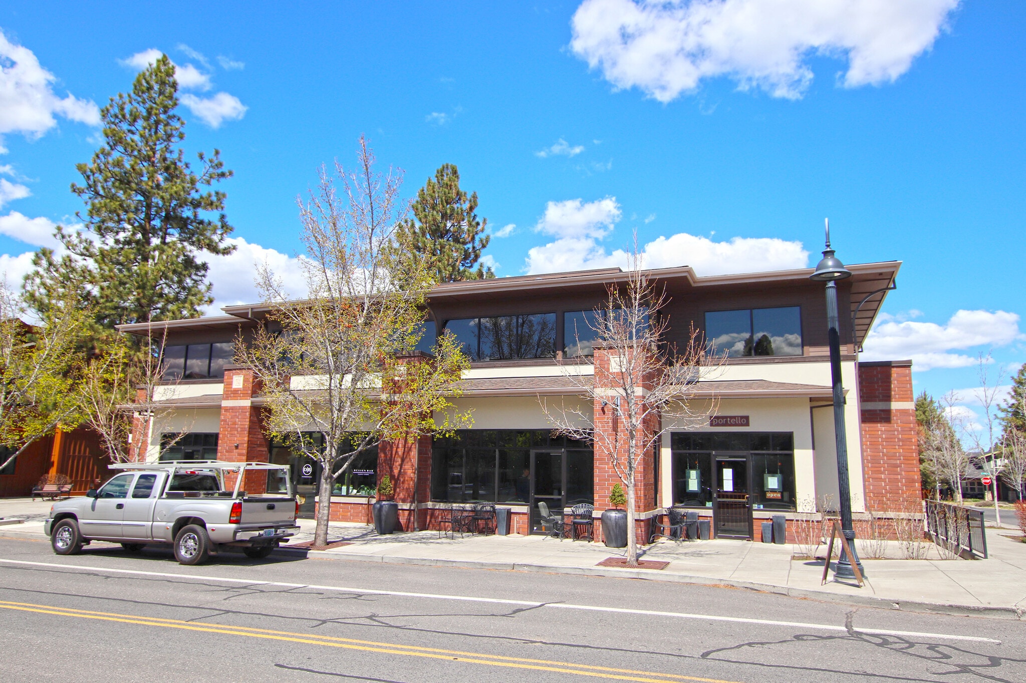 2754 NW Crossing Dr, Bend, OR for lease Building Photo- Image 1 of 5