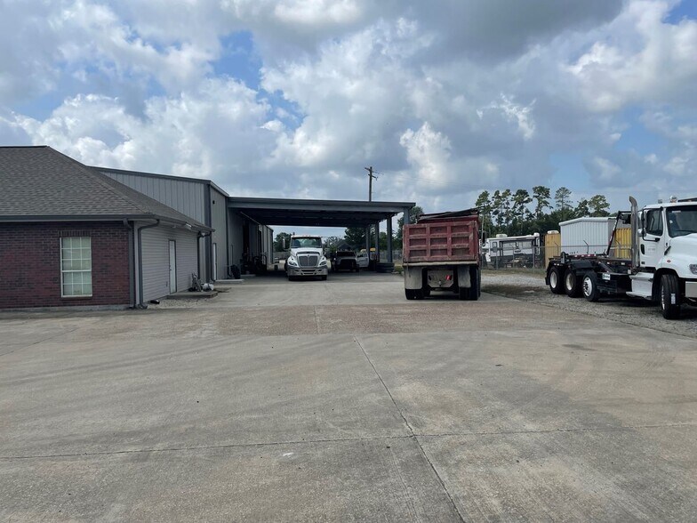 2906 E Napoleon St, Sulphur, LA for sale - Building Photo - Image 1 of 1