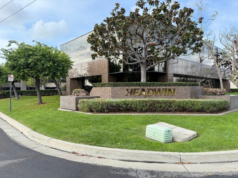 17991 Mitchell S, Irvine, CA for lease - Building Photo - Image 3 of 18