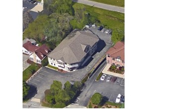 7161 N Port Washington Rd, Glendale, WI - aerial  map view