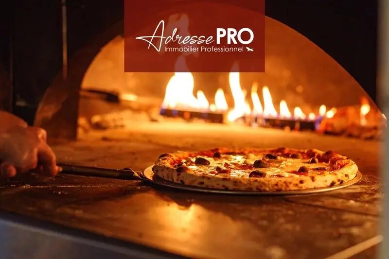 Retail in Salles for lease - Building Photo - Image 2 of 7