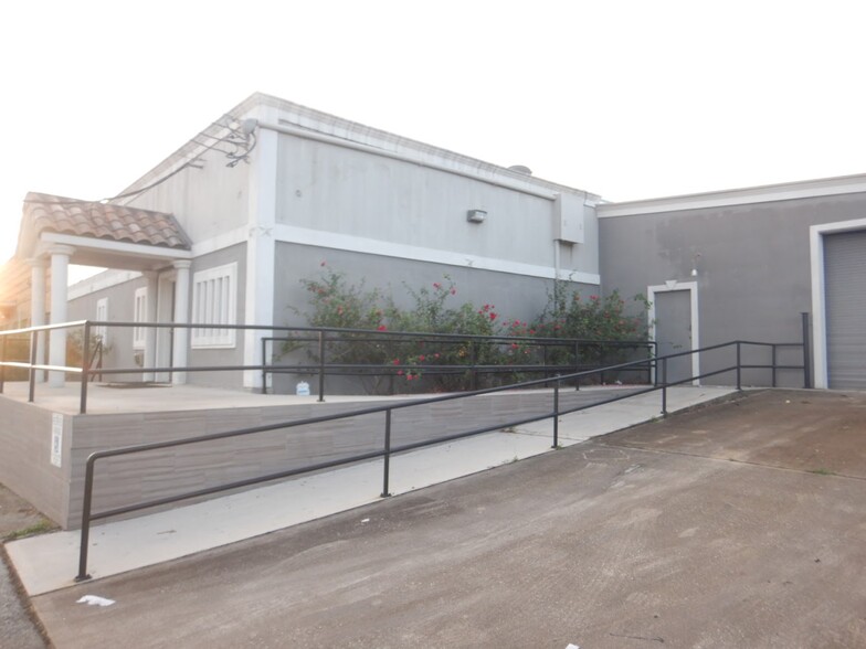 6530 Supply Row, Houston, TX for lease - Building Photo - Image 3 of 22