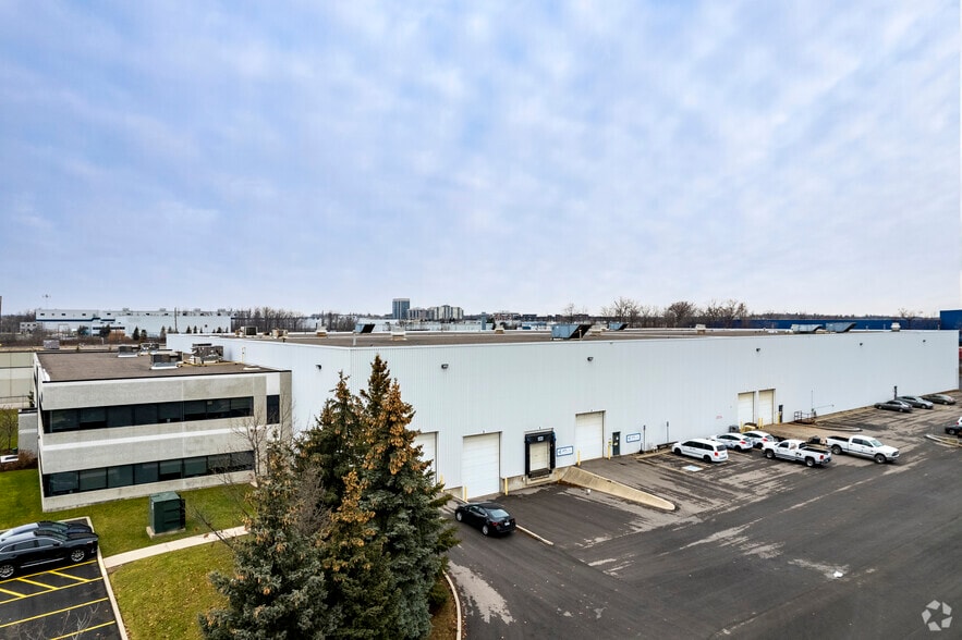 1219 Corporate Dr, Burlington, ON for lease - Building Photo - Image 3 of 6