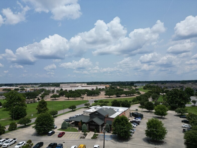 5801 Johnston St, Lafayette, LA for sale - Building Photo - Image 2 of 32