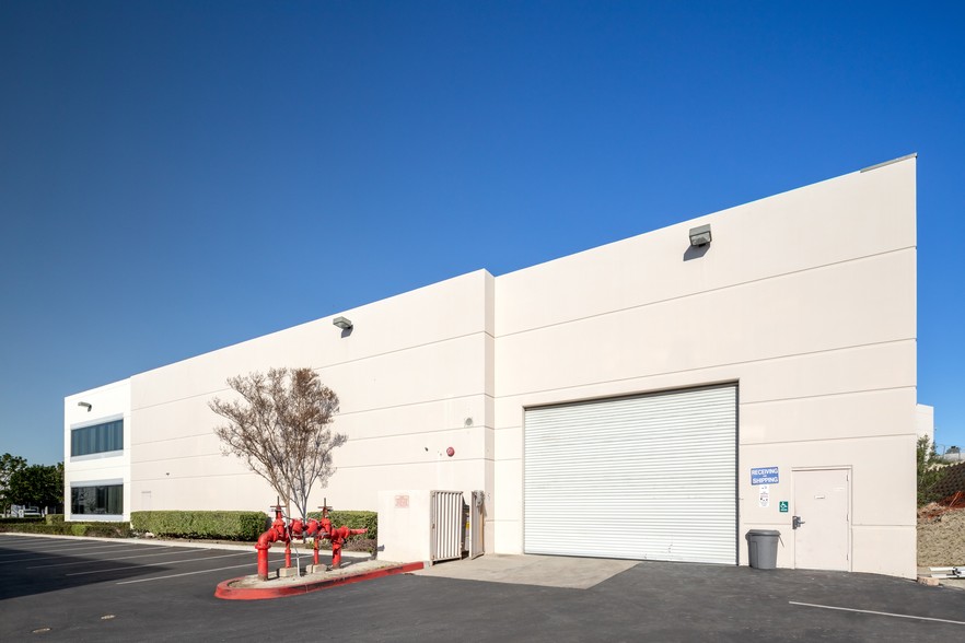 25652 Commercentre Dr, Lake Forest, CA for lease - Building Photo - Image 3 of 4