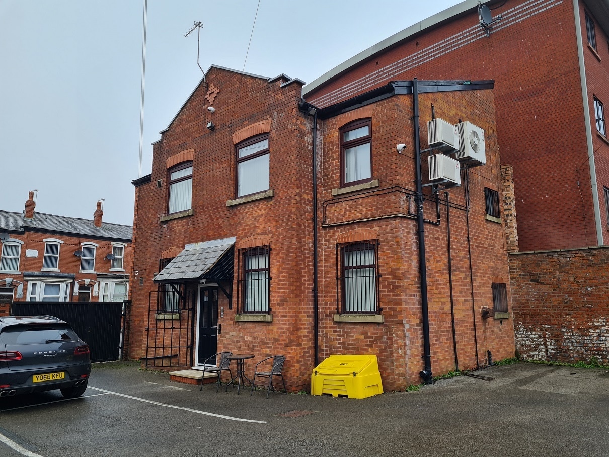 239 Mossley Rd, Ashton Under Lyne for sale Building Photo- Image 1 of 1