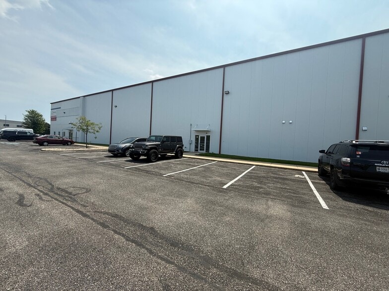 5435 Dylan Dr, South Bend, IN for lease - Building Photo - Image 1 of 10