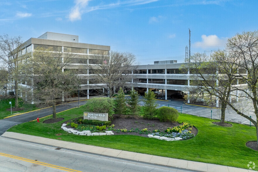 Northfield Plz, Northfield, IL for sale - Primary Photo - Image 1 of 27