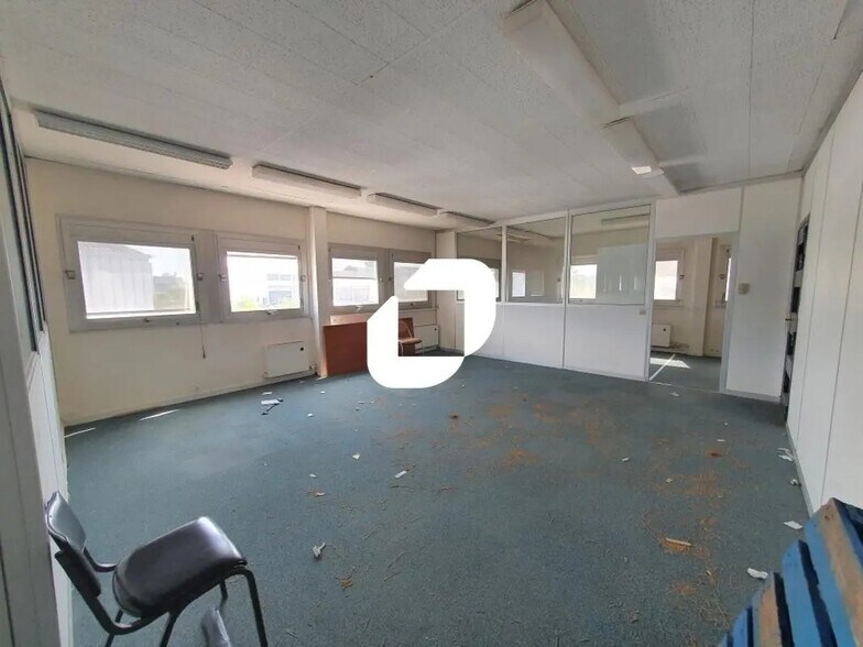 Flex in Chennevières-sur-Marne for lease - Interior Photo - Image 3 of 4