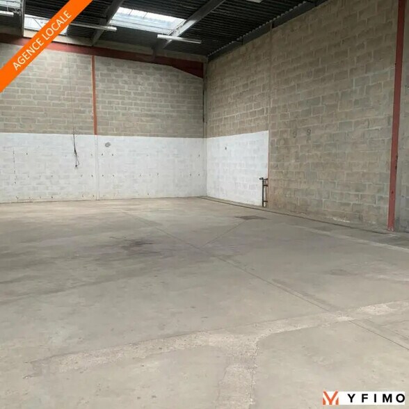 Flex in Vernouillet for lease - Interior Photo - Image 2 of 6