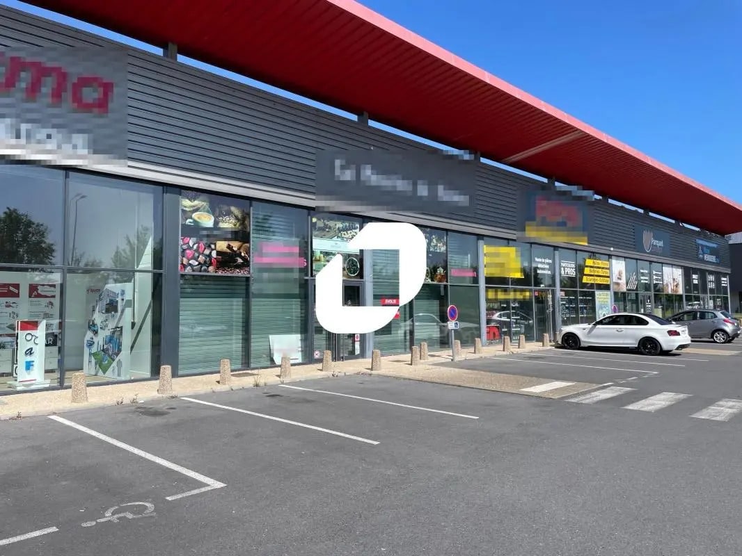 Retail in Reims for lease Building Photo- Image 1 of 11