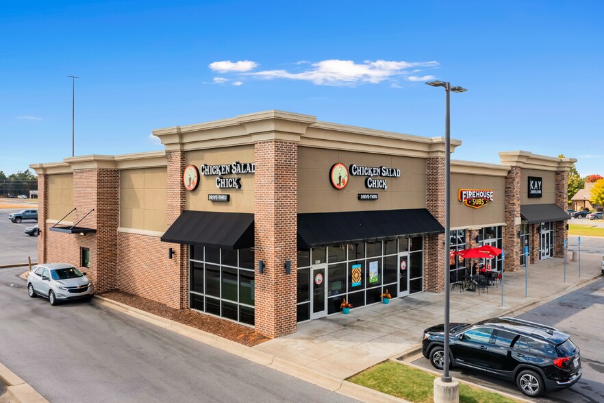 363 Cox Creek Pky, Florence, AL for sale - Building Photo - Image 1 of 6