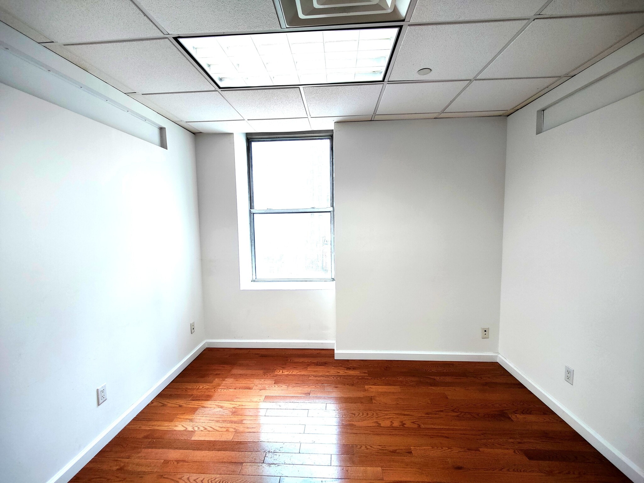 315 Fifth Ave, New York, NY for lease Interior Photo- Image 1 of 6