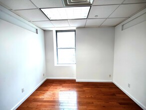 315 Fifth Ave, New York, NY for lease Interior Photo- Image 1 of 6