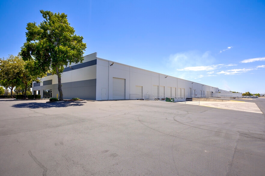 2385 Arch-Airport Rd, Stockton, CA for lease - Building Photo - Image 3 of 4
