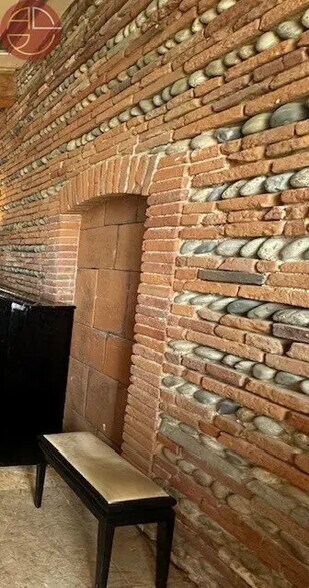 Retail in Toulouse for sale - Interior Photo - Image 1 of 4