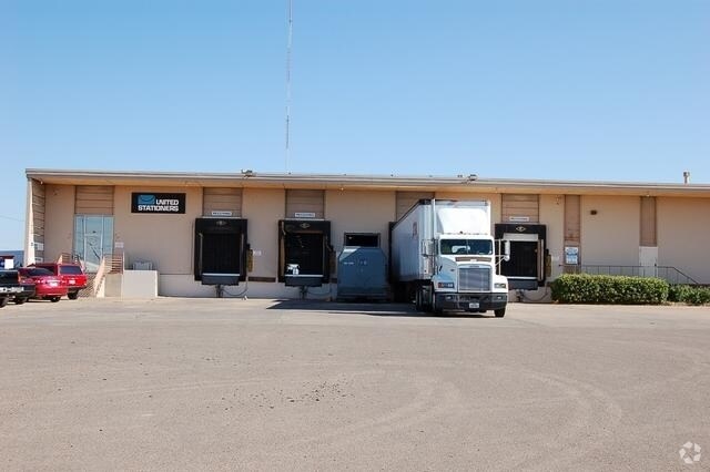 108-116 Slaton Rd, Lubbock, TX for sale Building Photo- Image 1 of 1
