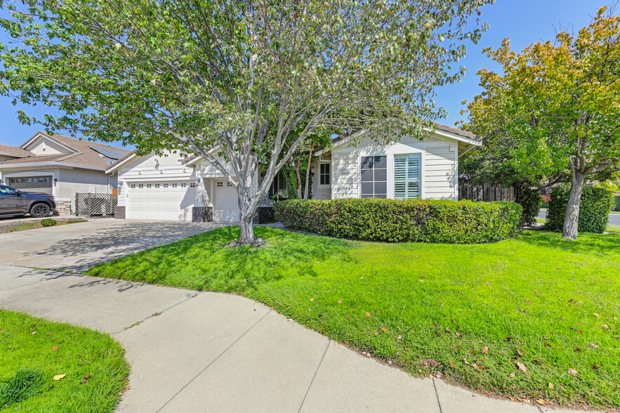 6056 Big Bend Dr, Roseville, CA for sale - Building Photo - Image 1 of 15