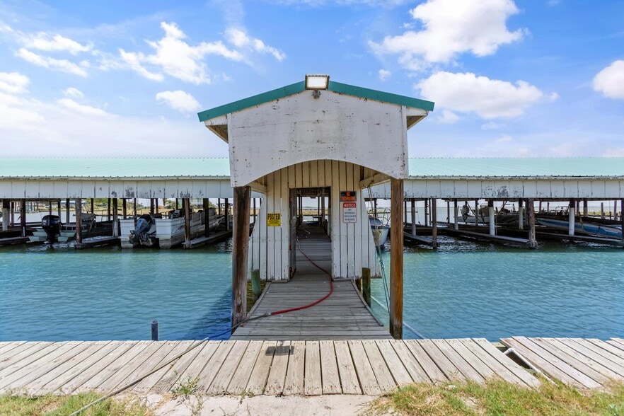 1012 1st St, Palacios, TX for sale - Building Photo - Image 2 of 18