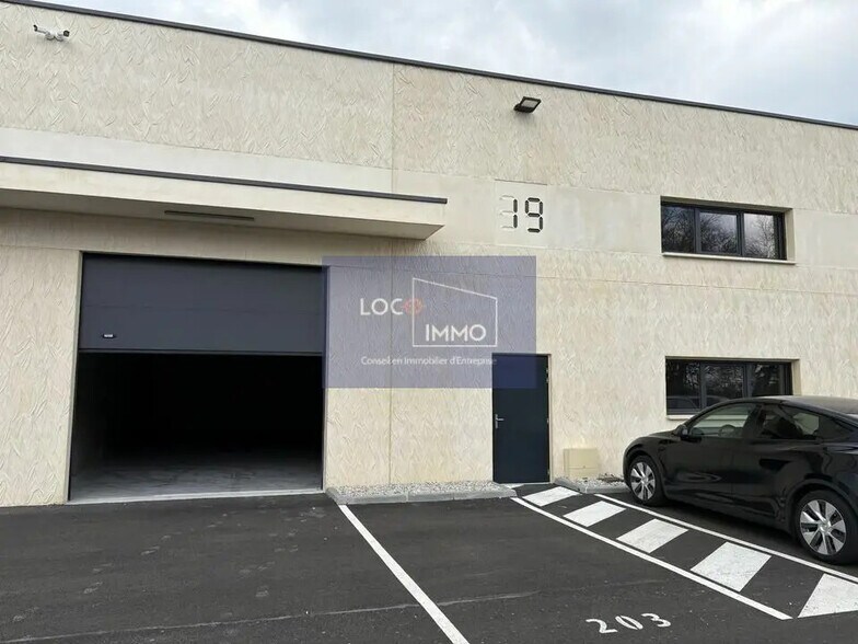 Flex in Saint-Germain-du-Puch for lease - Building Photo - Image 2 of 8