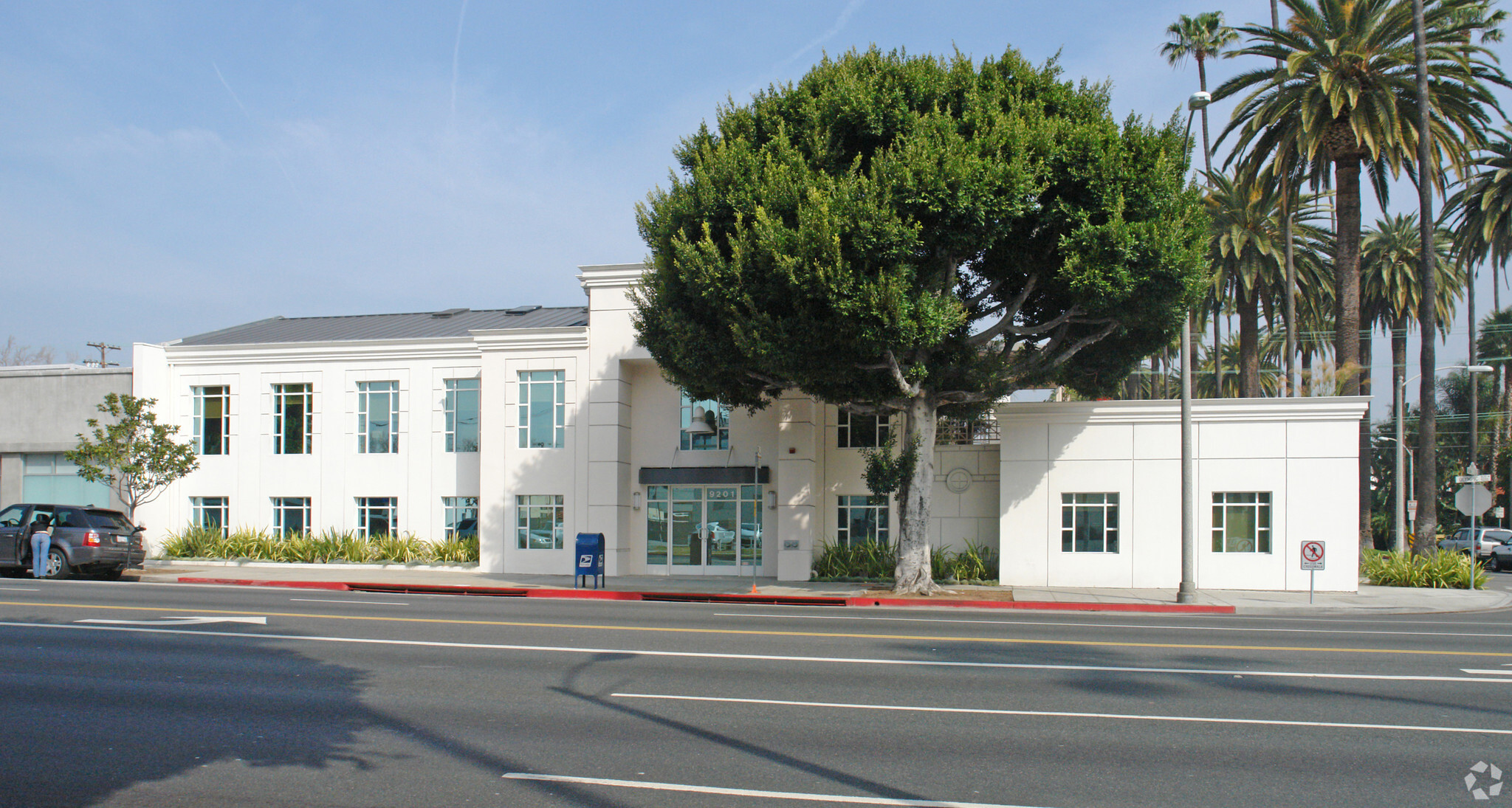 9201 W Olympic Blvd, Beverly Hills, CA for lease Building Photo- Image 1 of 7