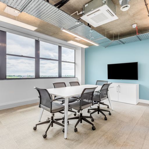 100 High St, London for lease - Interior Photo - Image 2 of 2