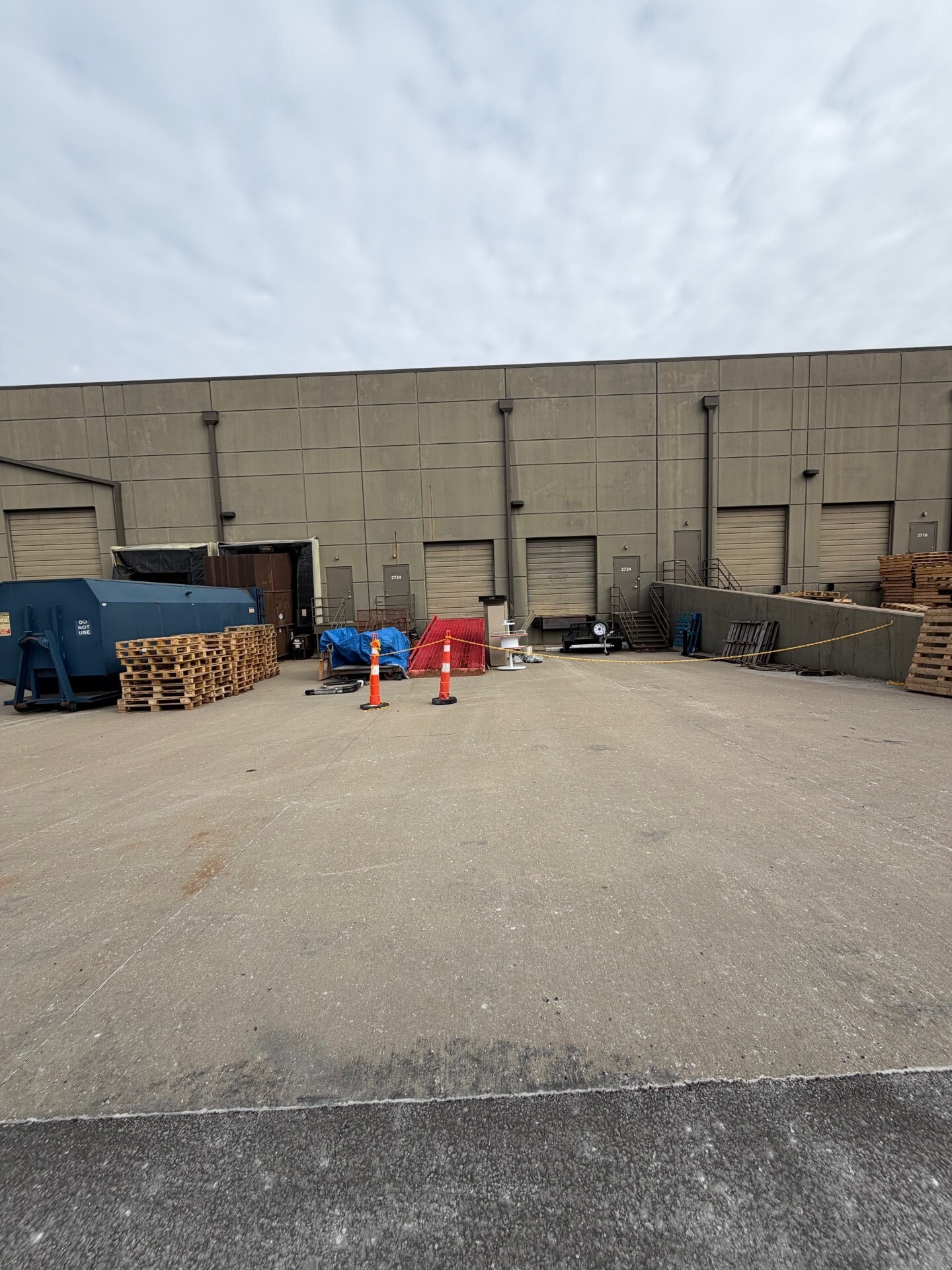 2700-2740 Independence Ave, Lee's Summit, MO for lease Building Photo- Image 1 of 6